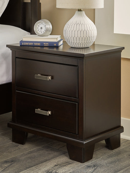Haines Furniture Outlet - Ashley Furniture - Covetown Bedroom - Dresser and Mirror / Dark Brown - B441B1