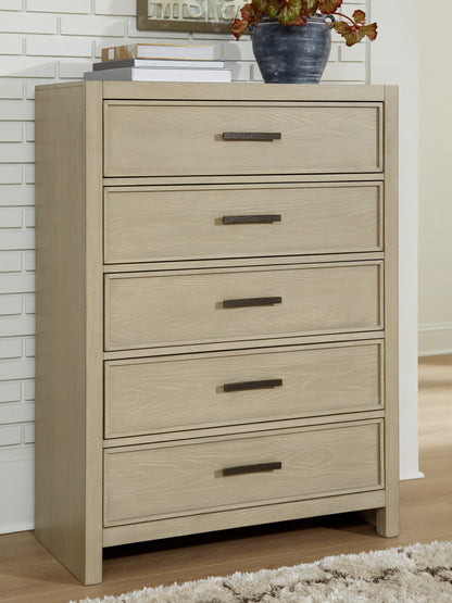 Haines Furniture Outlet - Ashley Furniture - Calmoro Bedroom - Five Drawer Chest / Gray - B602-46