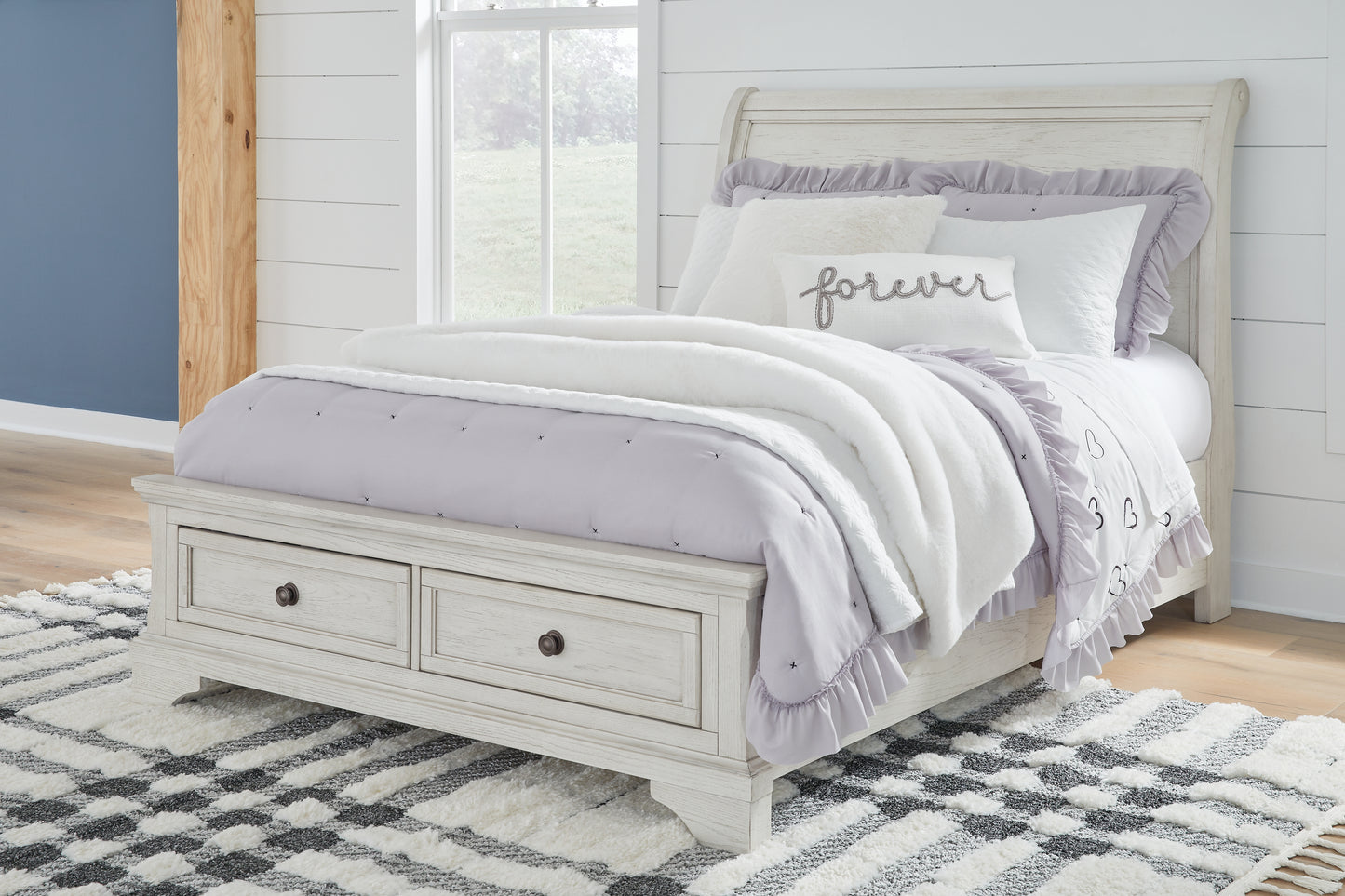 Haines Furniture Outlet - Ashley Furniture - Robbinsdale Bedroom - Full Sleigh Storage Bed / Antique White - B742B13