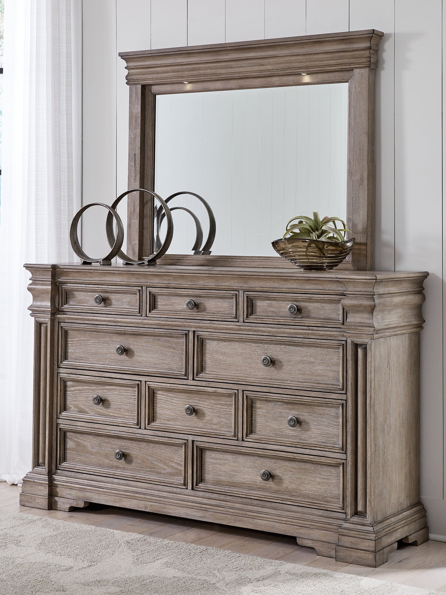 Haines Furniture Outlet - Ashley Furniture - Blairhurst Bedroom - Dresser and Mirror / Light Grayish Brown - B916B1