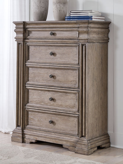 Haines Furniture Outlet - Ashley Furniture - Blairhurst Bedroom - Five Drawer Chest / Light Grayish Brown - B916-46