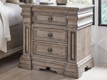 Haines Furniture Outlet - Ashley Furniture - Blairhurst Bedroom - Three Drawer Night Stand / Light Grayish Brown - B916-93