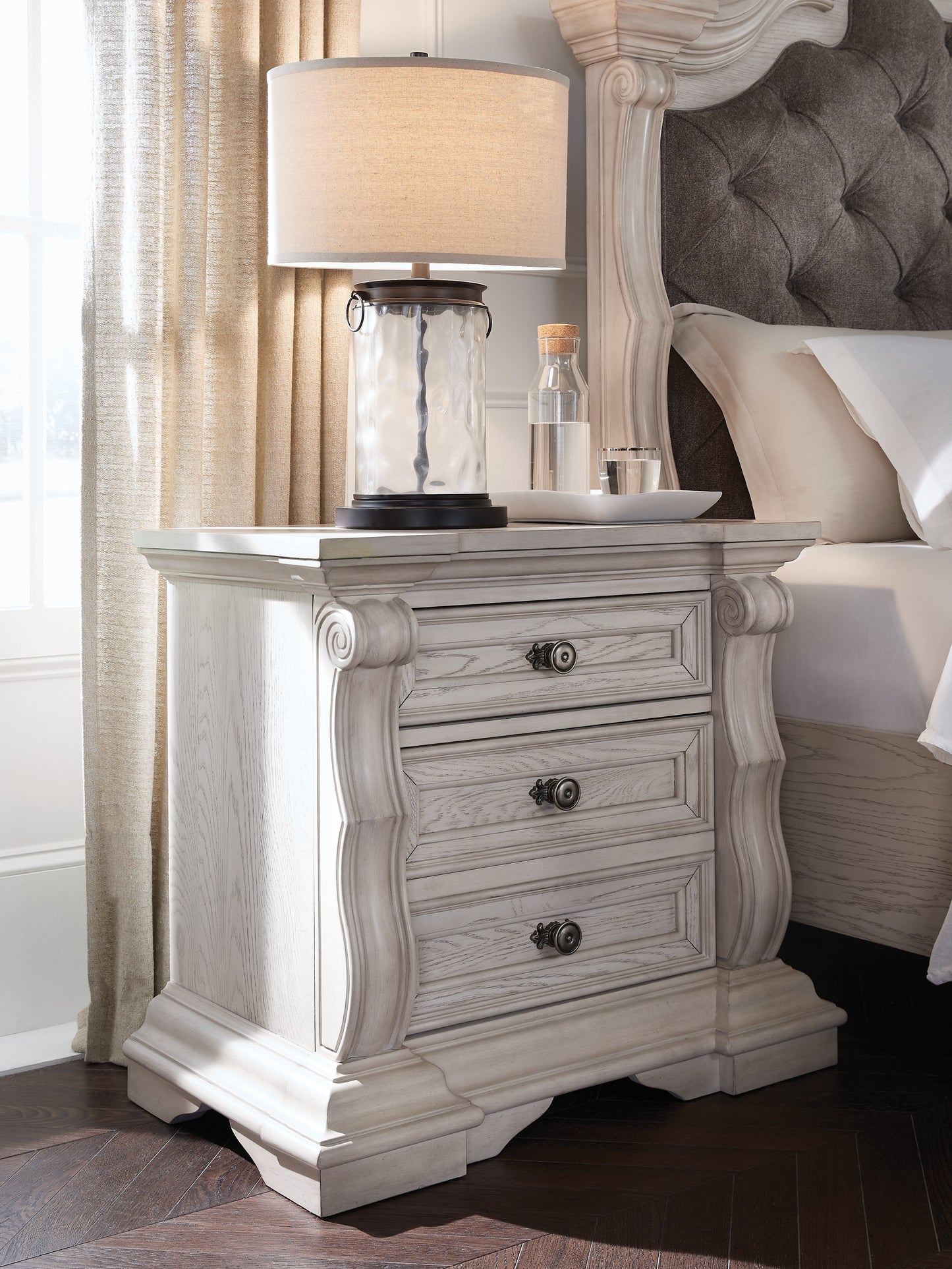 Haines Furniture Outlet - Ashley Furniture - Bruchandi Bedroom - Three Drawer Night Stand / Antique White - PCB948-93