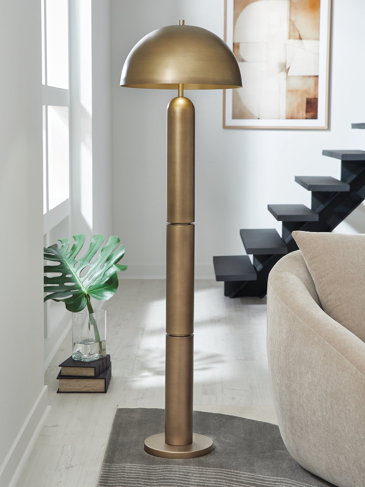 Haines Furniture Outlet - Ashley Furniture - Wendfield Lighting - Metal Floor Lamp (1/CN) / Antique Gold Finish - L208511