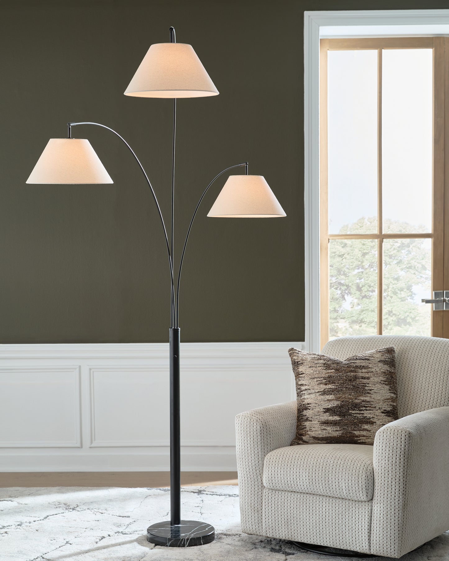 Haines Furniture Outlet - Ashley Furniture - Gibbswellner Lighting - Metal Arc Lamp (1/CN) - L725159