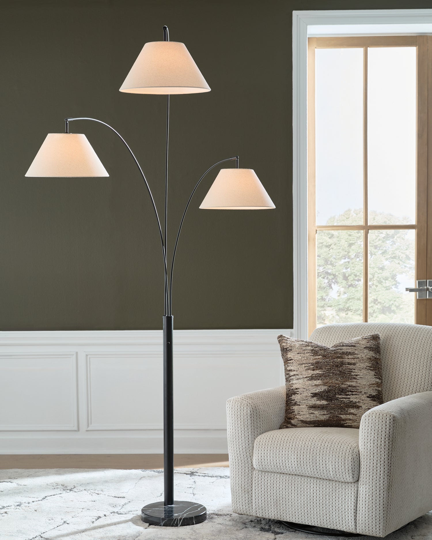 Haines Furniture Outlet - Ashley Furniture - Gibbswellner Lighting - Metal Arc Lamp (1/CN) - L725159