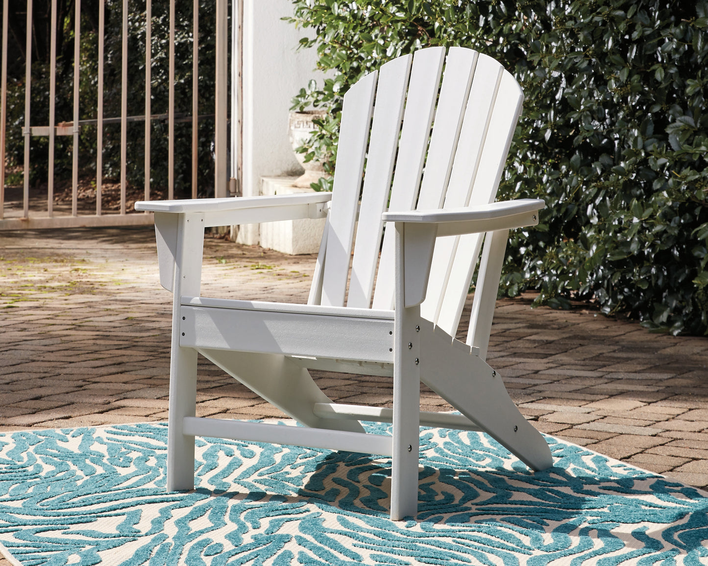 Haines Furniture Outlet - Ashley Furniture - Sundown Treasure Outdoor - Adirondack Chair / White - P011-898