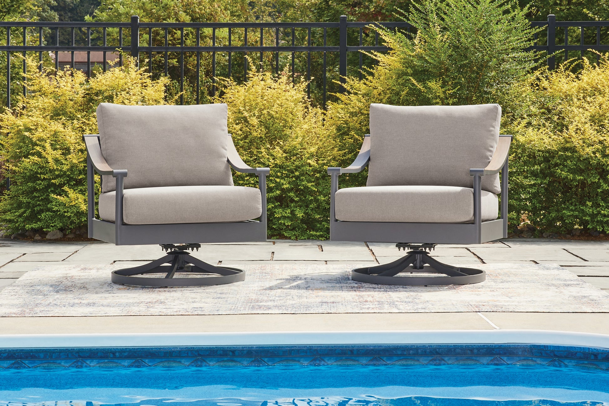 Haines Furniture Outlet - Ashley Furniture - Ocean Beach Outdoor - Swivel Lounge w/ Cushion - PCP510-821