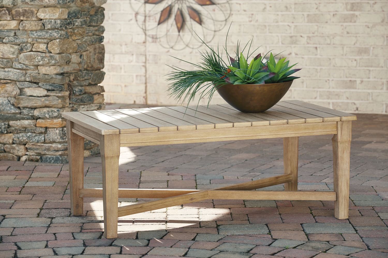 Haines Furniture Outlet - Ashley Furniture - Carter Hall Outdoor - Rectangular Cocktail Table - P601-701