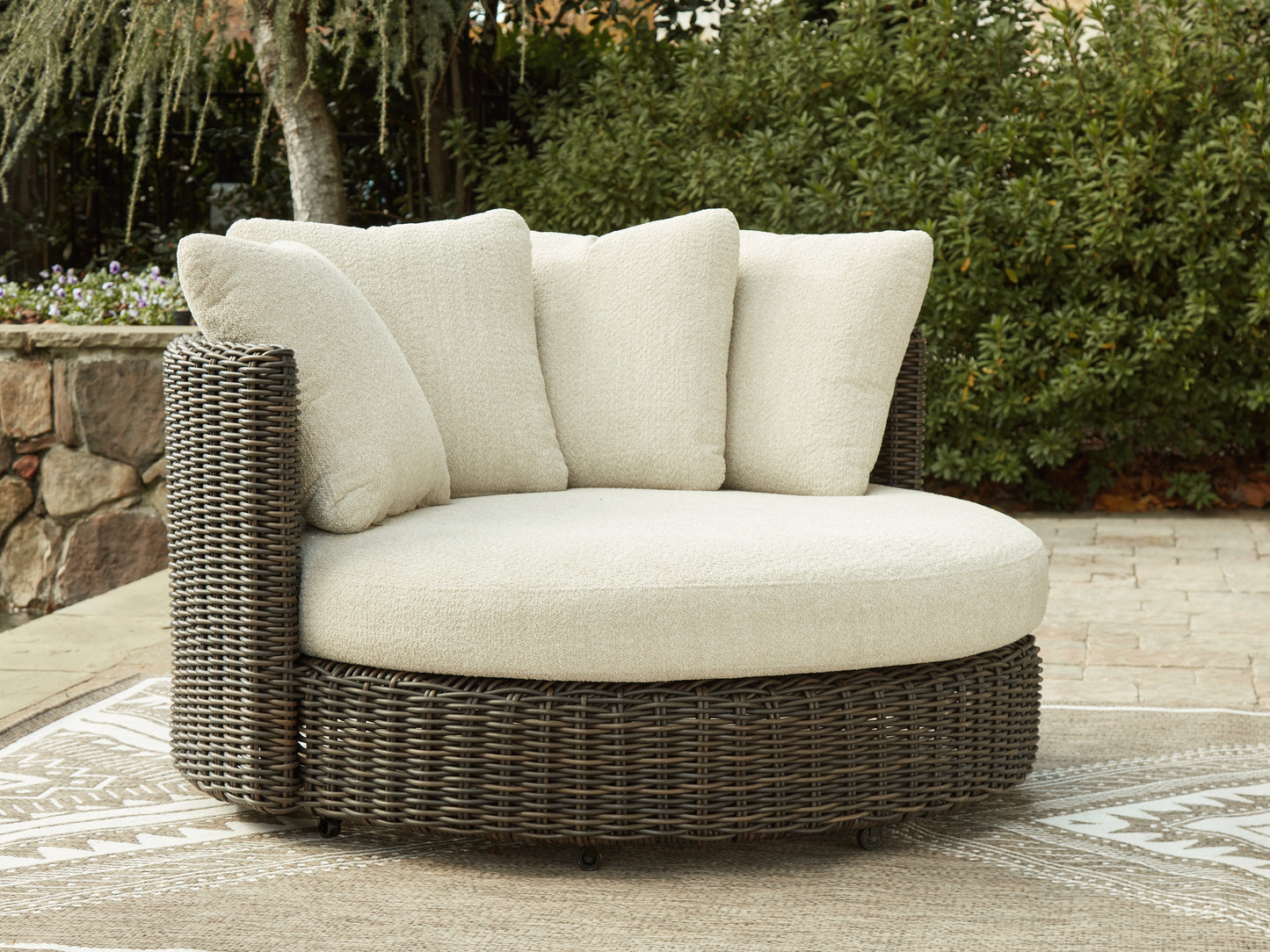 Haines Furniture Outlet - Ashley Furniture - Kimora Outdoor - Swivel Lounge Chair w/Cushion / Beige/Dark Brown - P711-810