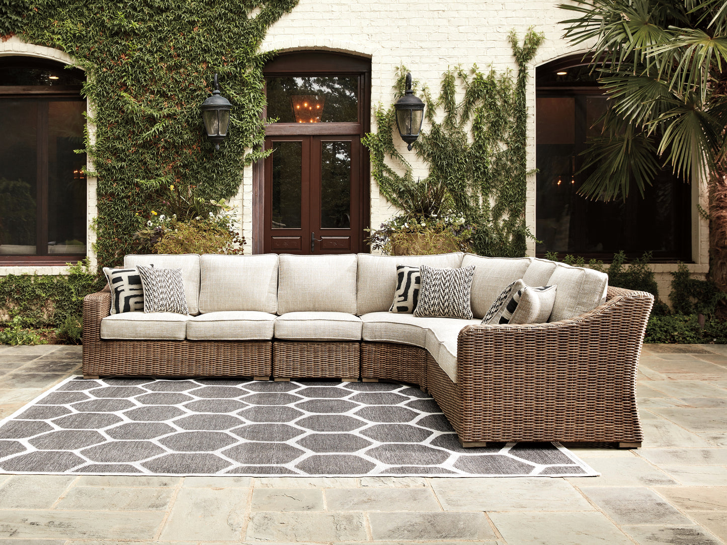 Haines Furniture Outlet - Ashley Furniture - Beachcroft Outdoor - 4-Piece Outdoor Seating Set / Beige - P791P7