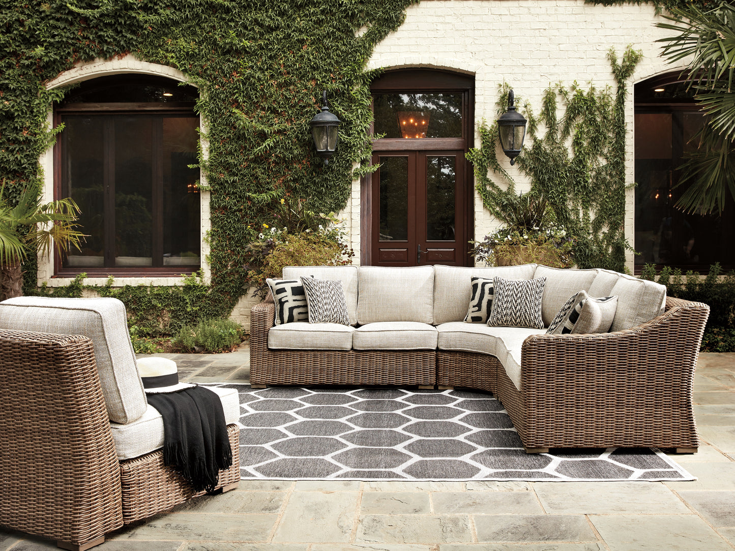 Haines Furniture Outlet - Ashley Furniture - Beachcroft Outdoor - 5-Piece Outdoor Seating Set / Beige - P791P8
