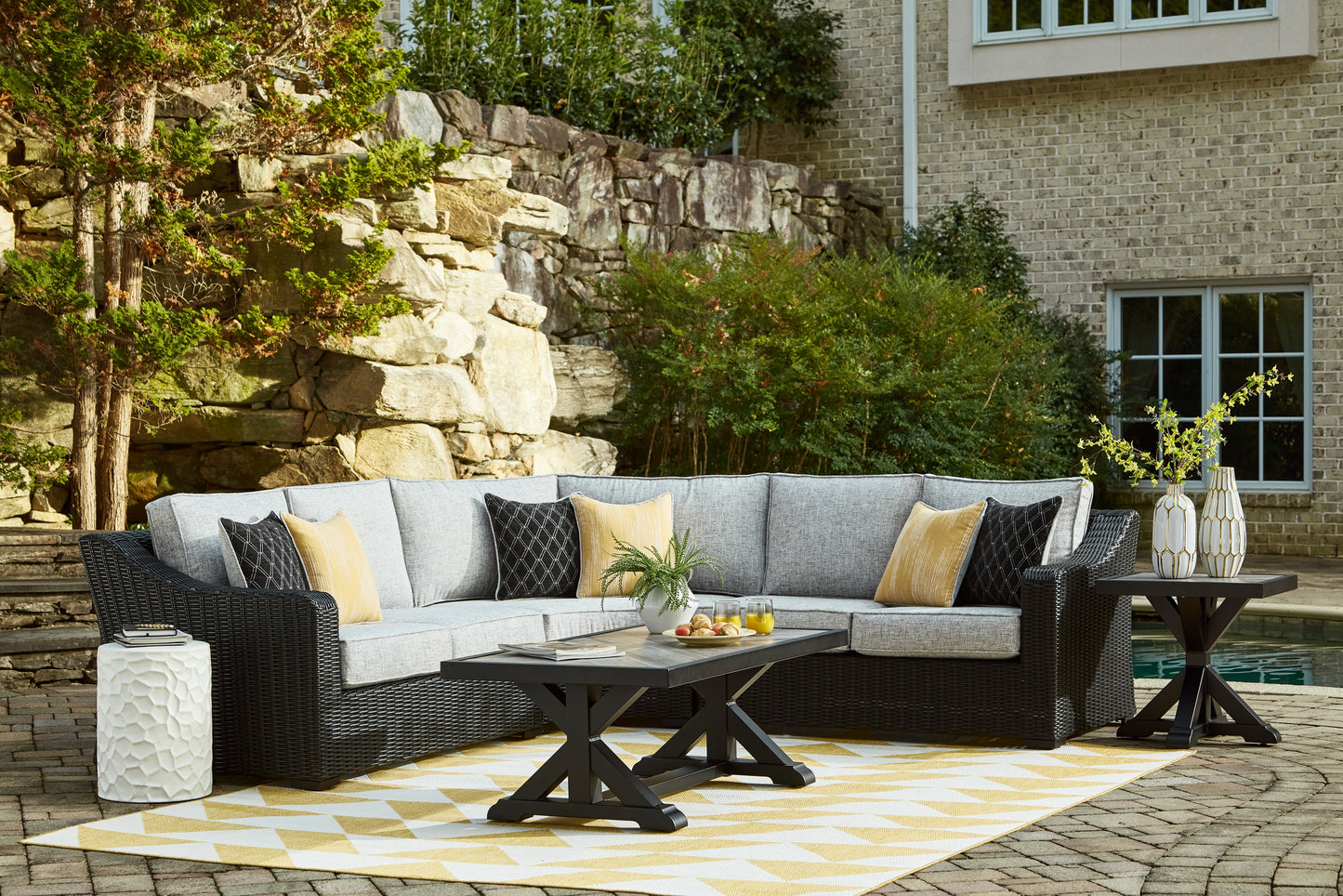 Haines Furniture Outlet - Ashley Furniture - Beachcroft Outdoor - 3-Piece Outdoor Sectional / Black/Light Gray - P792P1