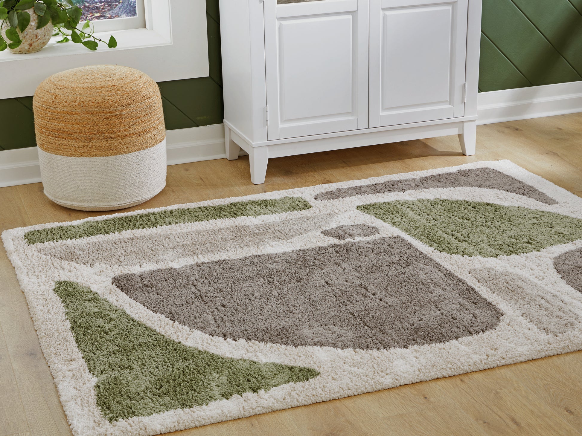Haines Furniture Outlet - Ashley Furniture - Anburgh Rug - Medium Rug / Green/Gray/Ivory - R407352