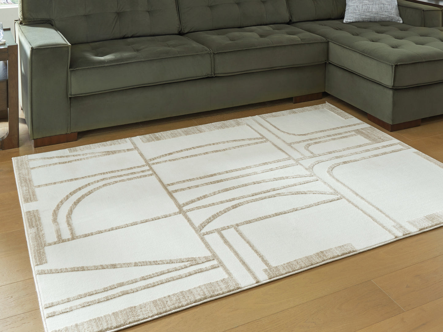 Haines Furniture Outlet - Ashley Furniture - Farongrove Rug - 5'3" x 7' Area Rug / Ivory/Beige - R407672