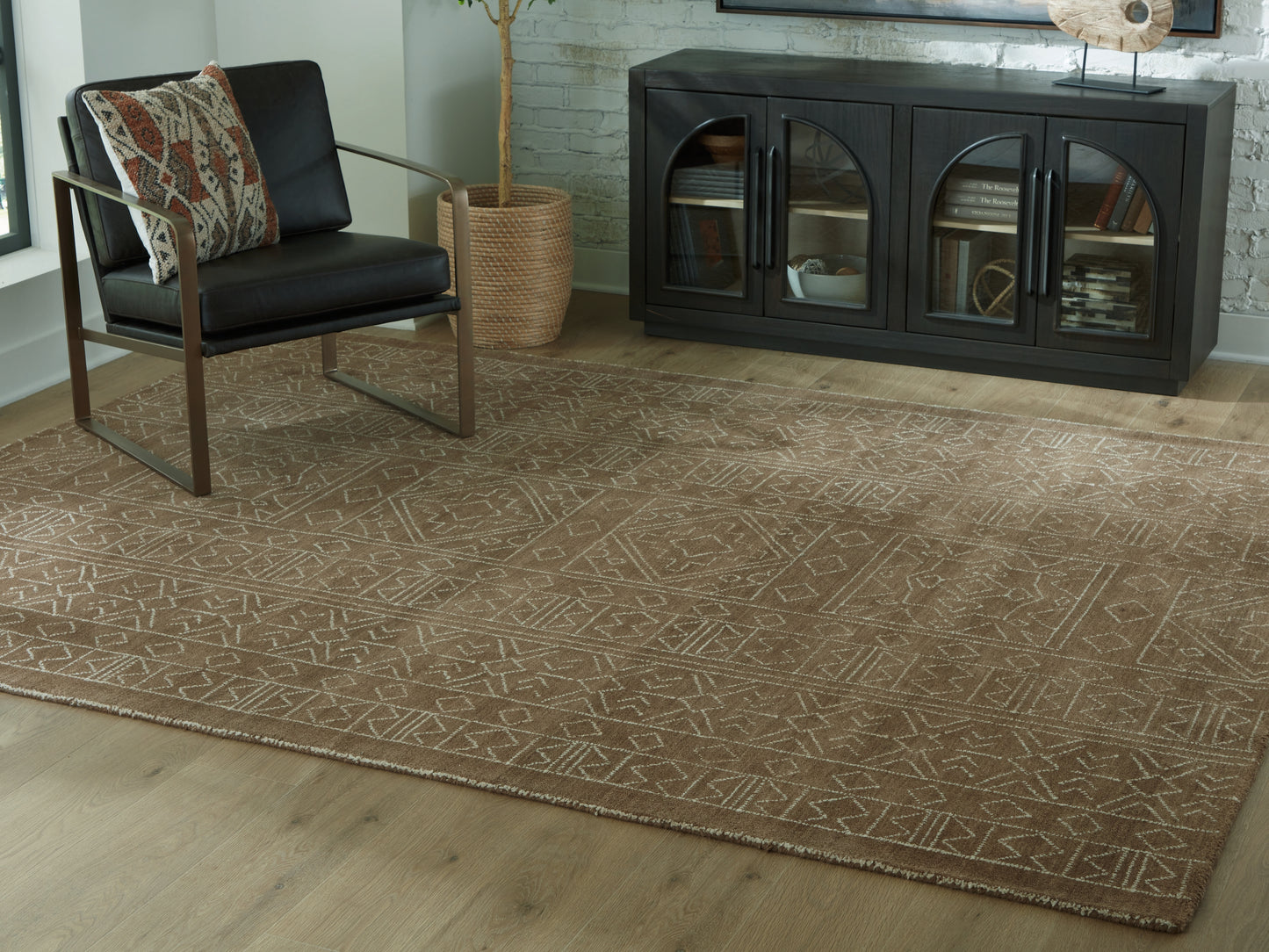 Haines Furniture Outlet - Ashley Furniture - Merrittman Rug - 7'8" x 10' Area Rug / Brown/Ivory - R407701