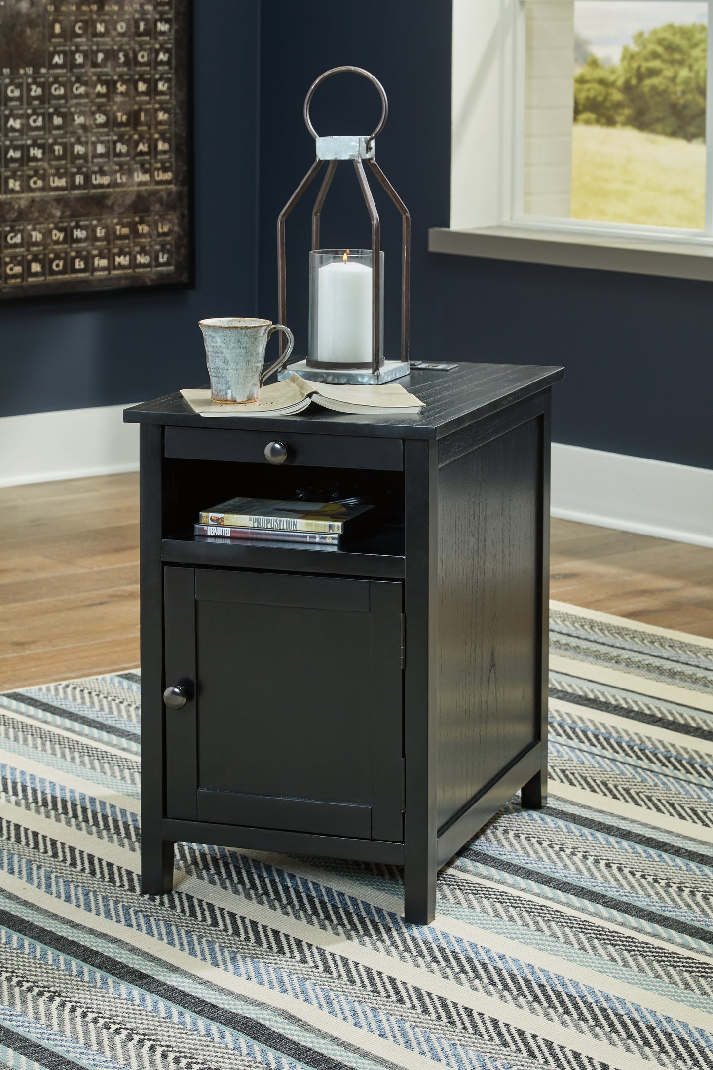 Haines Furniture Outlet - Ashley Furniture - Treytown Chairside End Table - Chair Side End Table / Black - T300-617