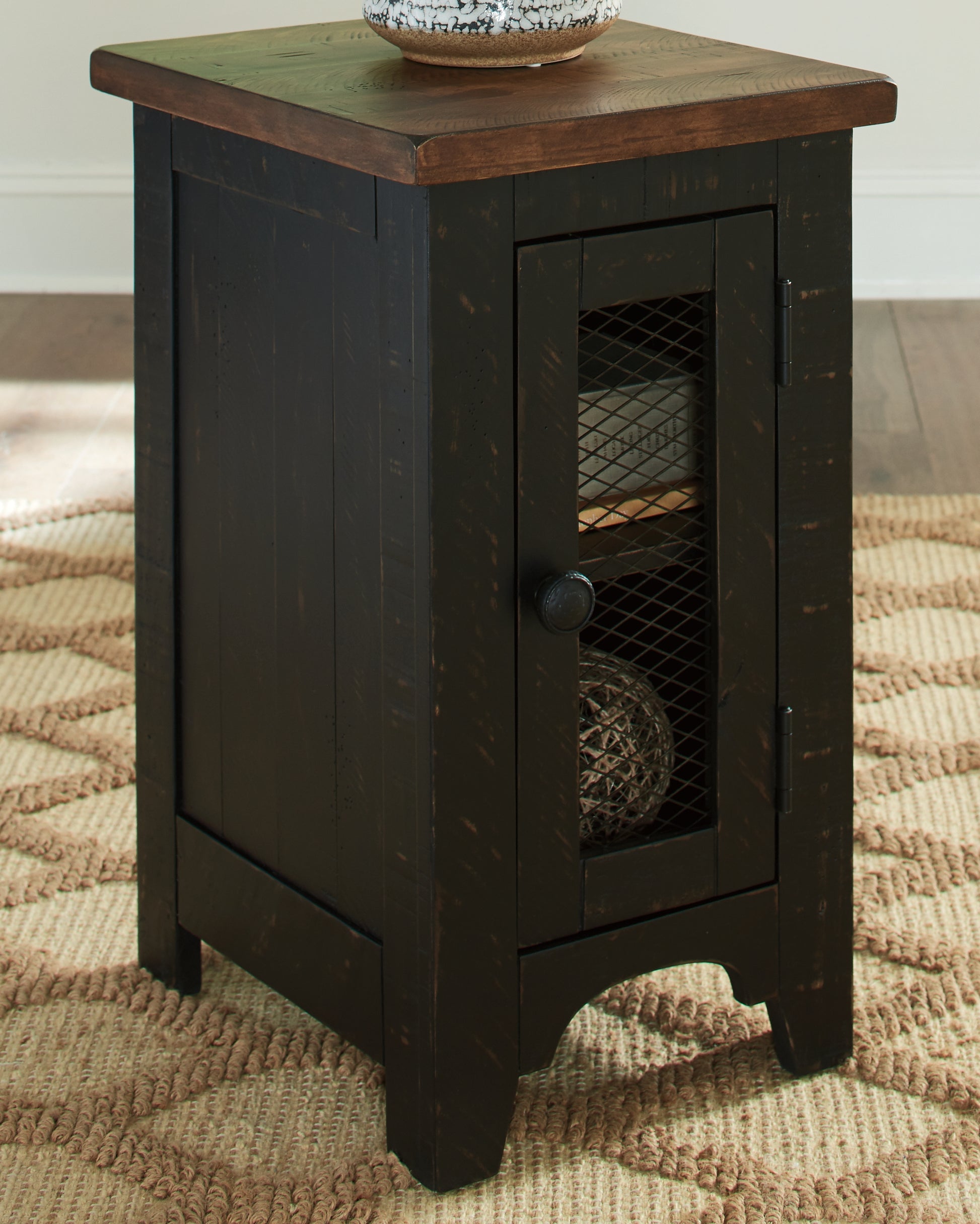Haines Furniture Outlet - Ashley Furniture - Valebeck Chairside End Table - Chair Side End Table / Black/Brown - T468-7