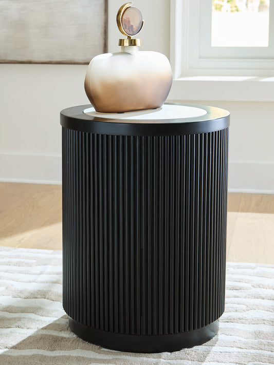 Haines Furniture Outlet - Ashley Furniture - Grayman End Table - Round End Table - T650-6