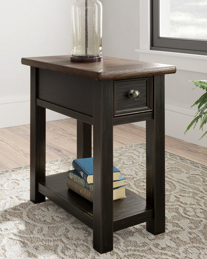 Haines Furniture Outlet - Ashley Furniture - Tyler Creek Chairside End Table - Chair Side End Table / Grayish Brown/Black - T736-107