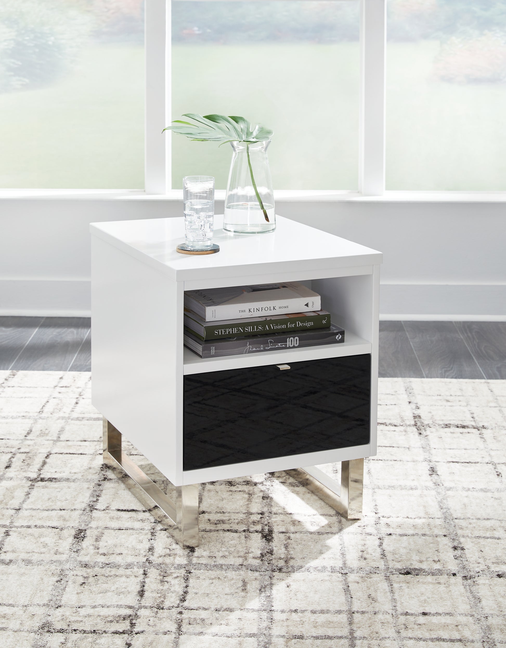 Haines Furniture Outlet - Ashley Furniture - Gardoni Chairside End Table - Chair Side End Table / White/Black - T756-7