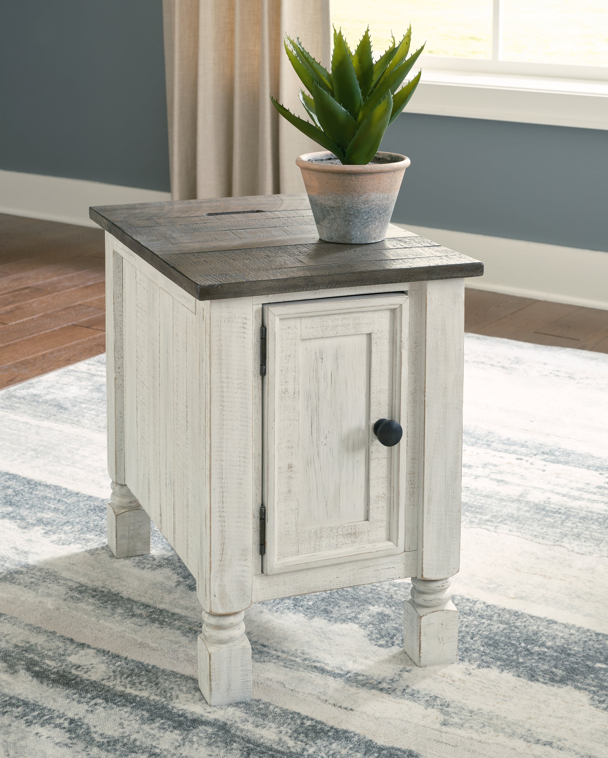 Haines Furniture Outlet - Ashley Furniture - Havalance Chairside End Table - Chair Side End Table / White/Gray - T994-7